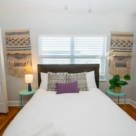 Green And Peaceful Virginia Park Neighborhood 2Br